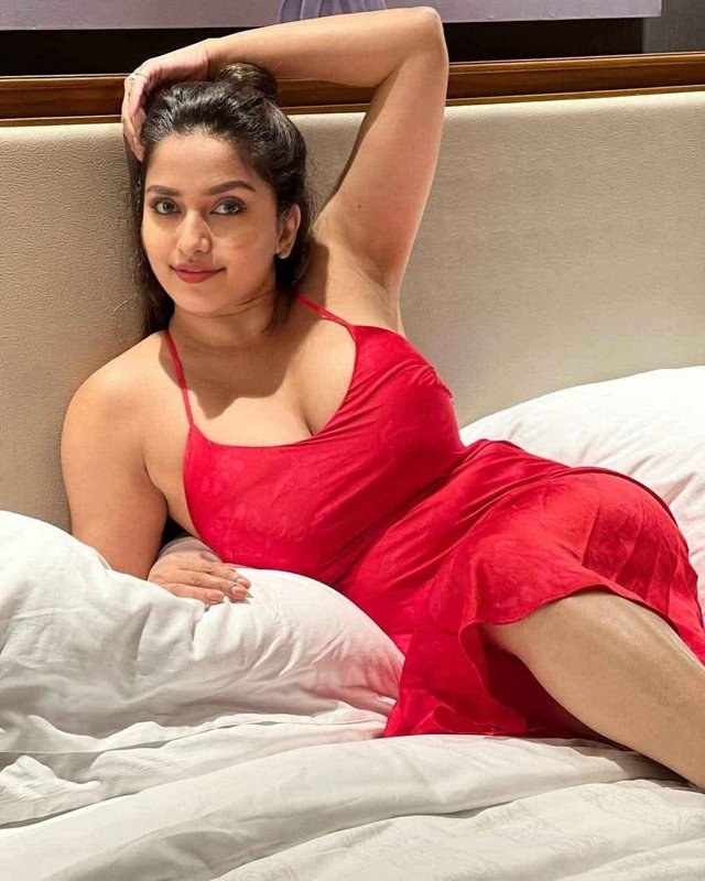 Massage girl escorts in Lucknow